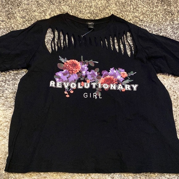 Rue21 Revolutionary Girl Distressed T-Shirt Medium - Picture 1 of 8